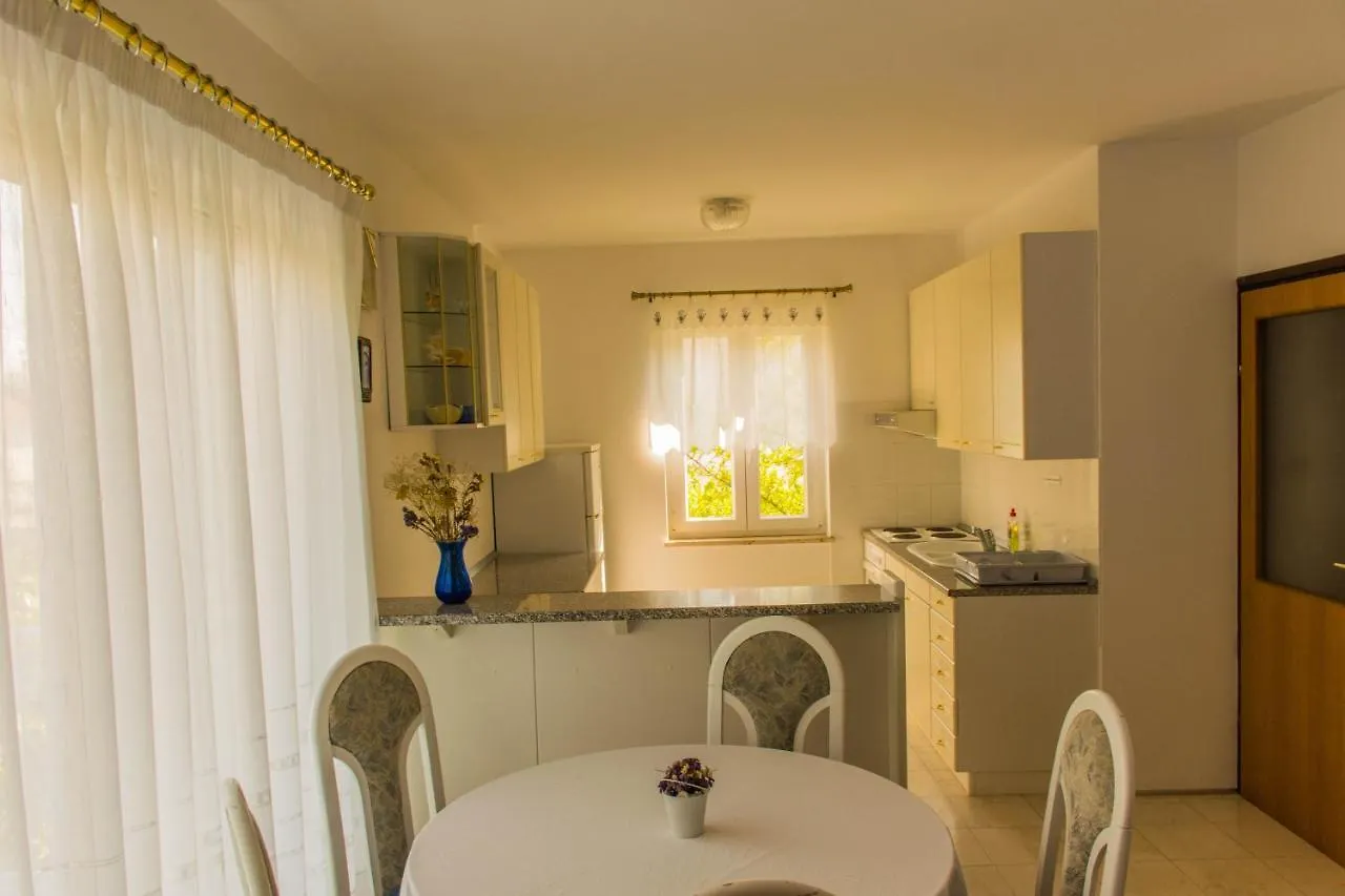 Apartments White & Green In Malinska Croatia