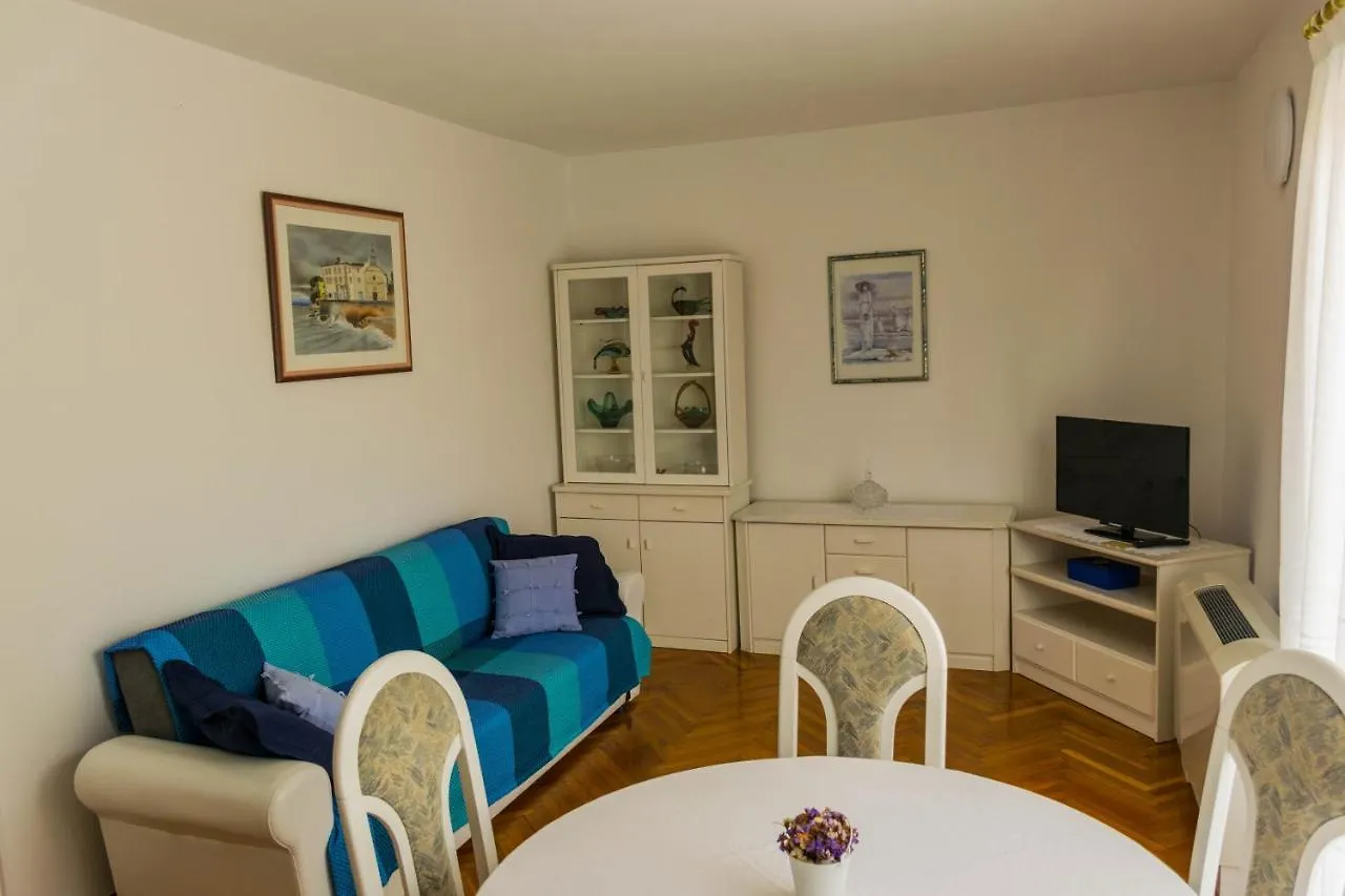 Apartments White & Green In Malinska Croatia