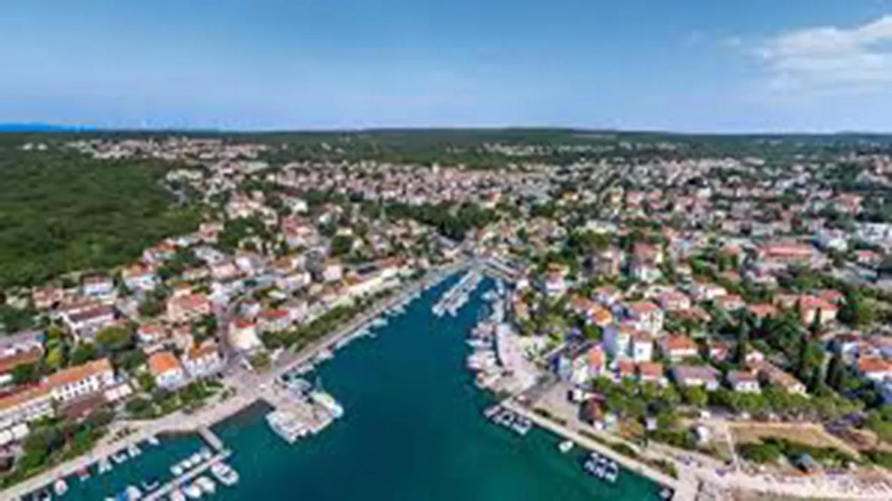 Apartments White & Green In Malinska Croatia